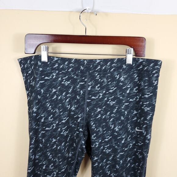 Nike Essential Tight Fit Crop Length 777168 060 Size XL - Picture 2 of 8